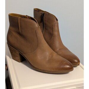 FRYE Women Size 9.5 Wheat Brown Leather Jennifer Seam Ankle Booties 3471729